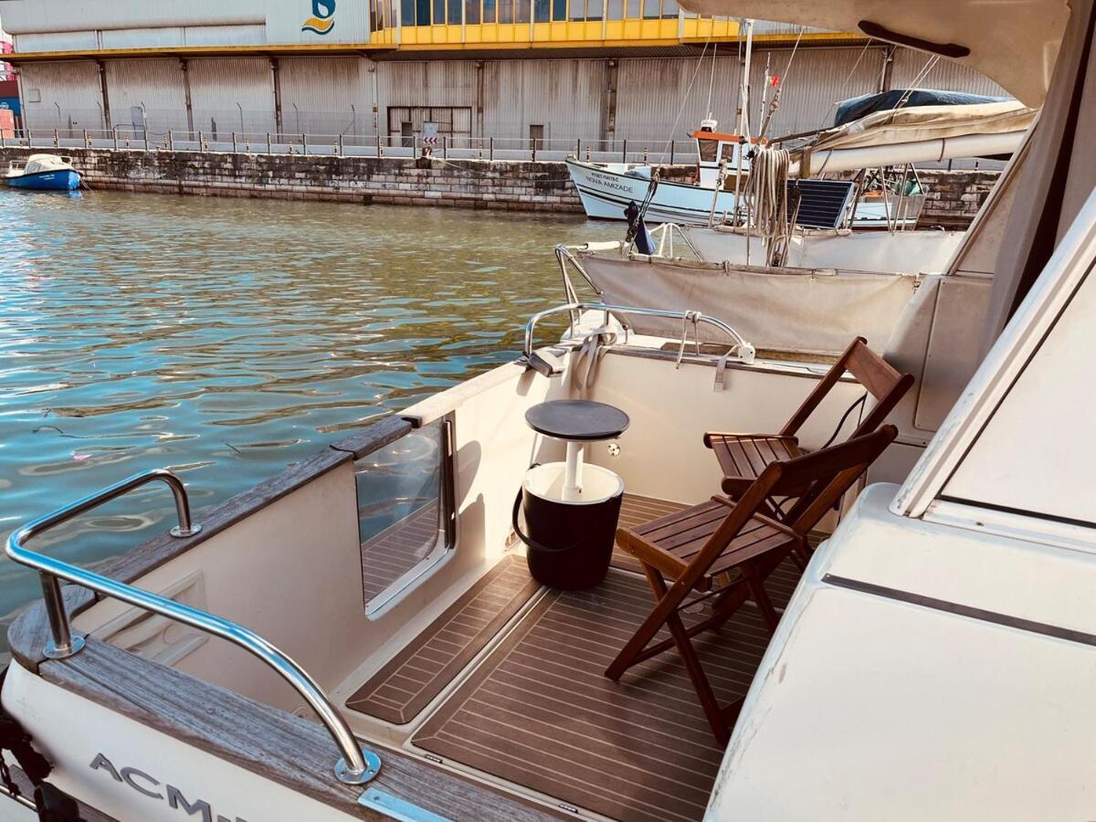 Ero- A Floating Escape In Bateau-hôtel